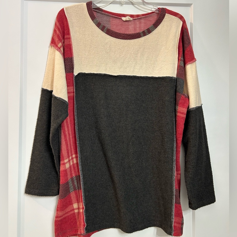 Women’s fleece top size medium